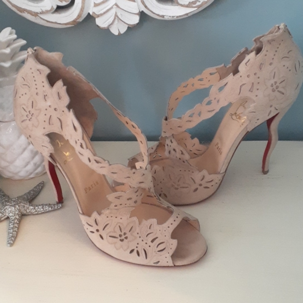 + Christian Louboutin Decoupadiva nude suede Stilettos